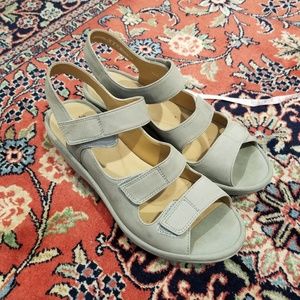Clarks Collection Wedge sandal in Olive Green